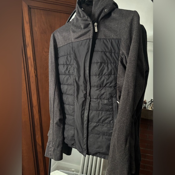 Helly Hansen “Astra Herringbone” Black and Gray Layering Puffer Jacket - Picture 3 of 10
